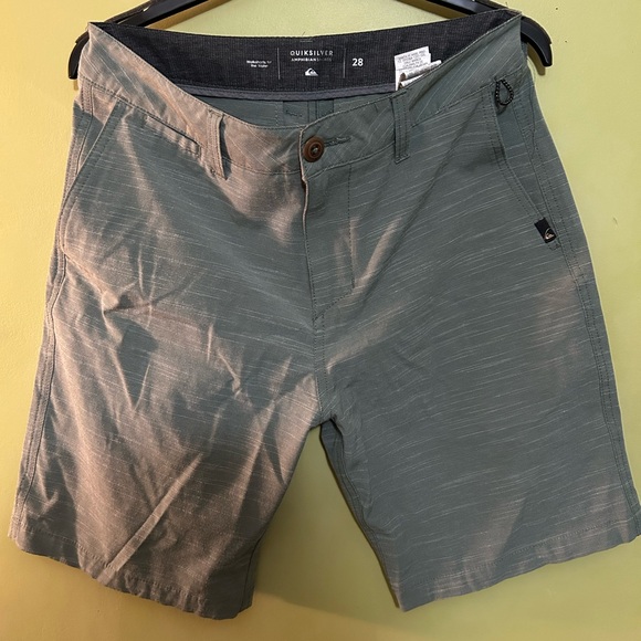 New quicksilver amphibian shorts - Picture 1 of 3